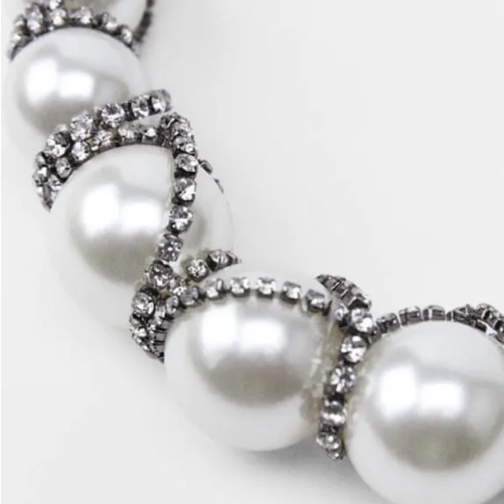 NWT. Zara Pearl and Silver Rhinestones Necklace. - Picture 7 of 9